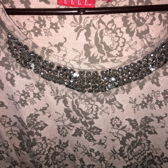 3/$25 Jeweled Scoop Neck Size Small Petite 3/4 Sleeve Top - Picture 2 of 3